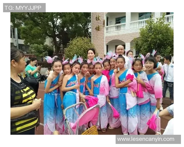 杨芳的足球人生深度对话：从绿茵场到人生舞台的精彩旅程